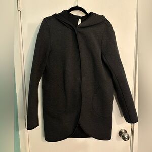 lululemon Womens M Reversible Hooded Jacket Heathered Gray/Black Pockets Wicking